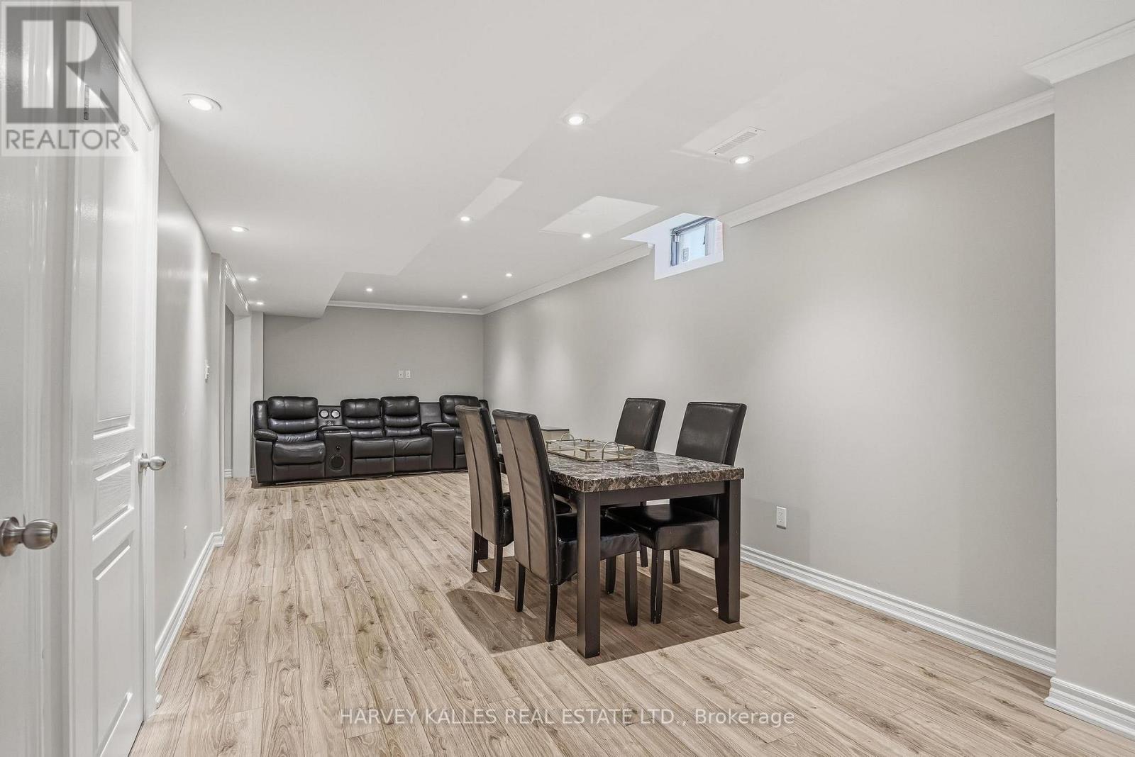 951 WHITE CLOVER WAY