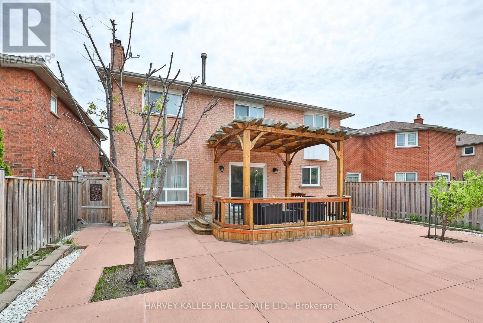 951 WHITE CLOVER WAY