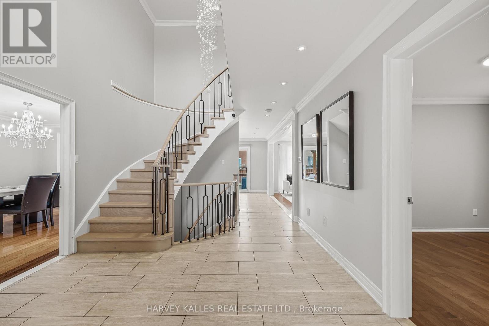 951 WHITE CLOVER WAY