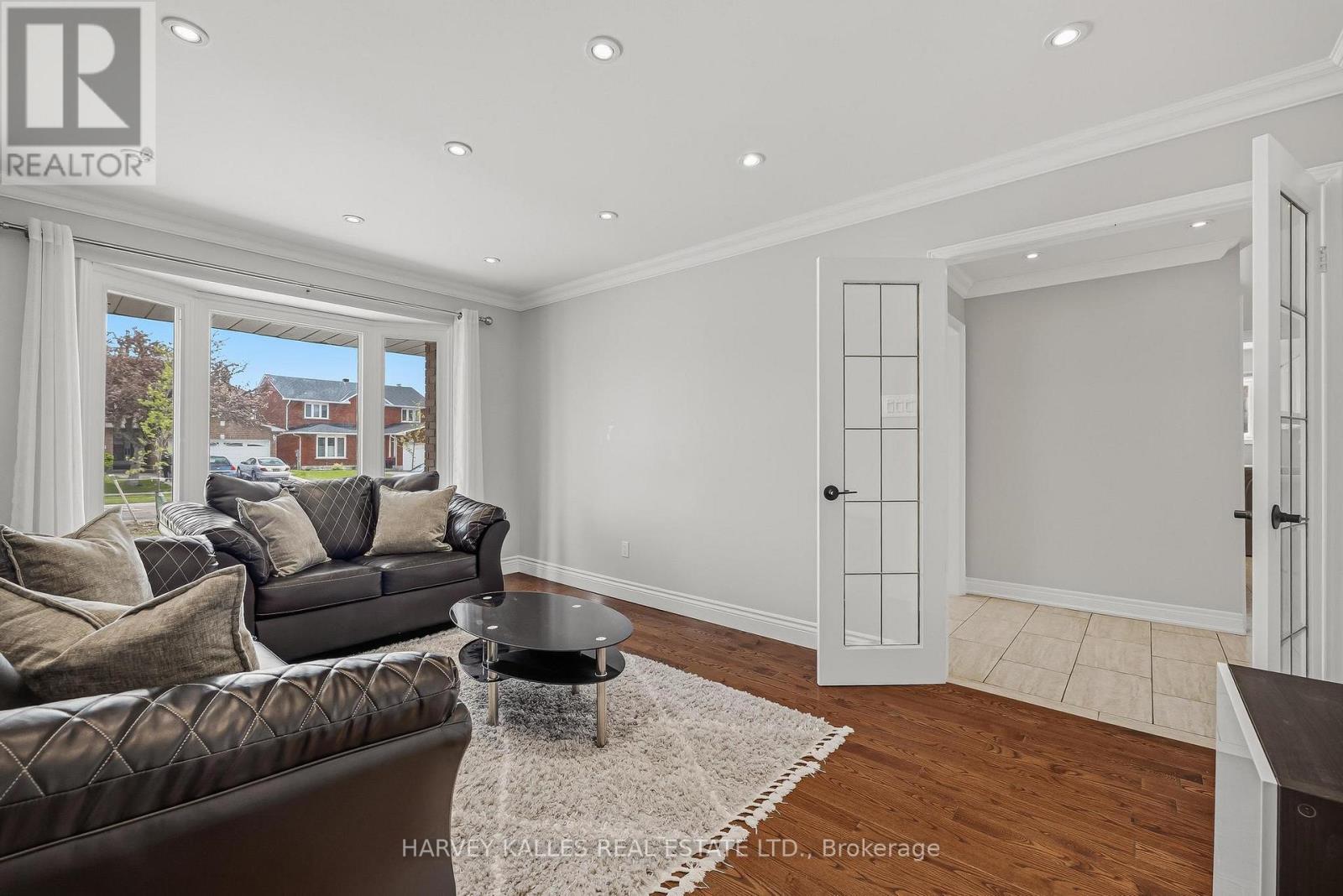 951 WHITE CLOVER WAY
