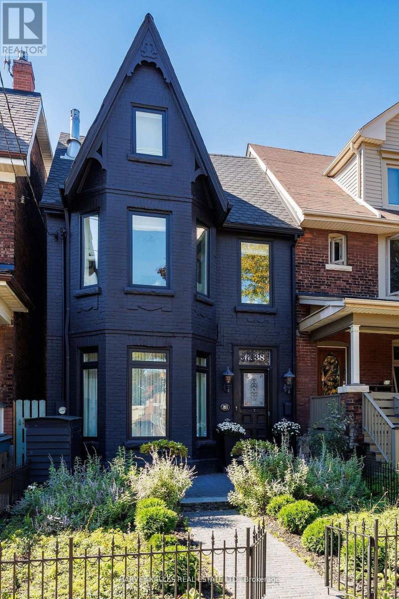 38 SORAUREN AVENUE