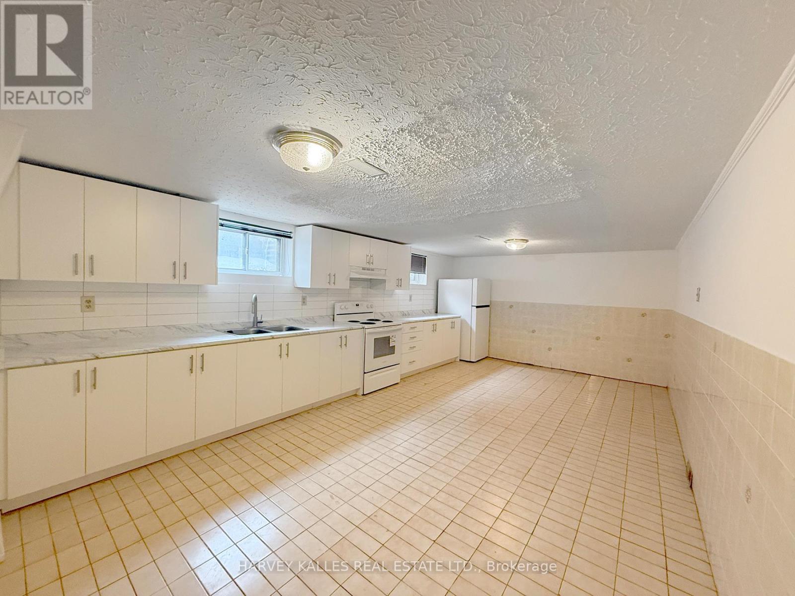 214 DIXON ROAD