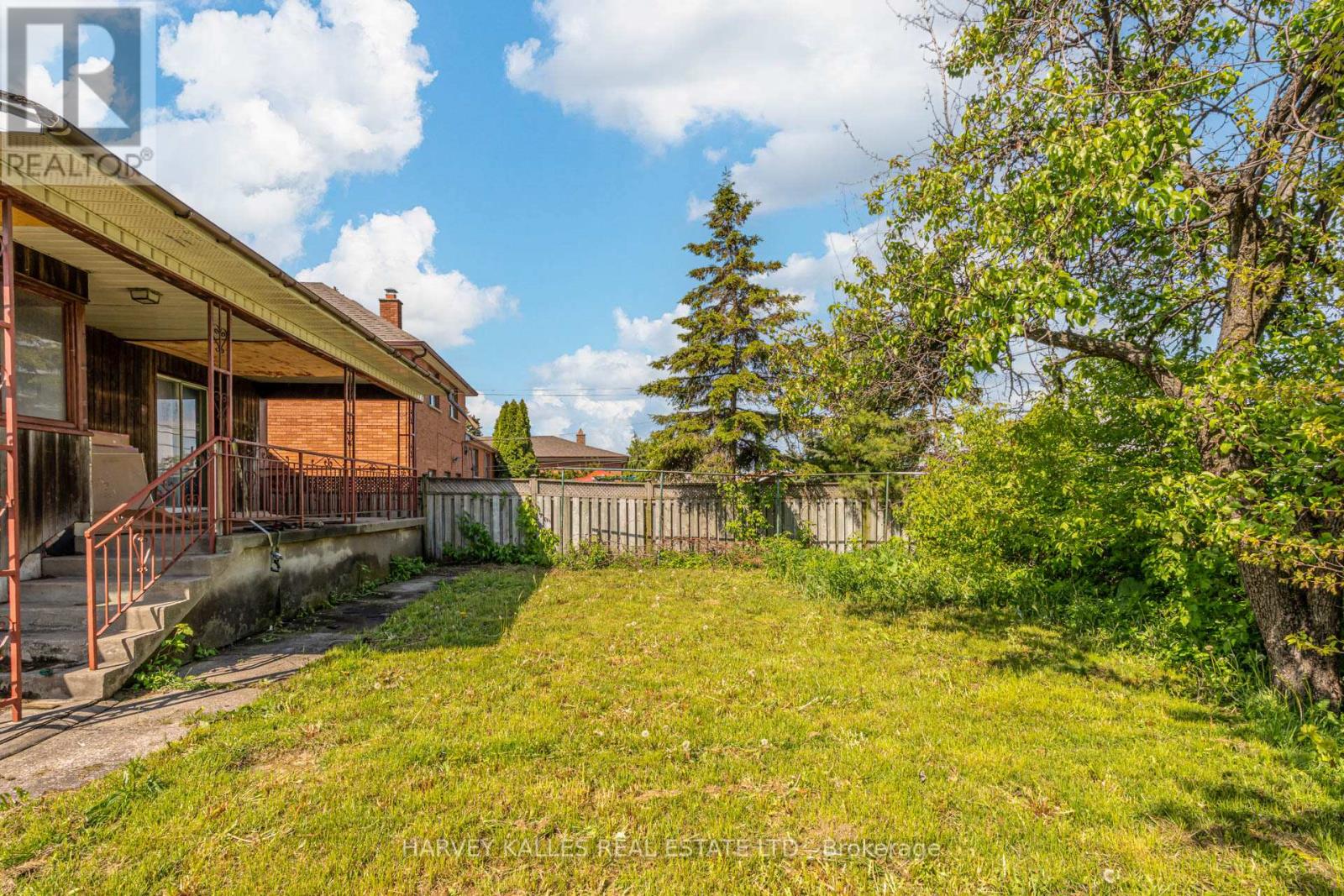 14 JANE OSLER BOULEVARD