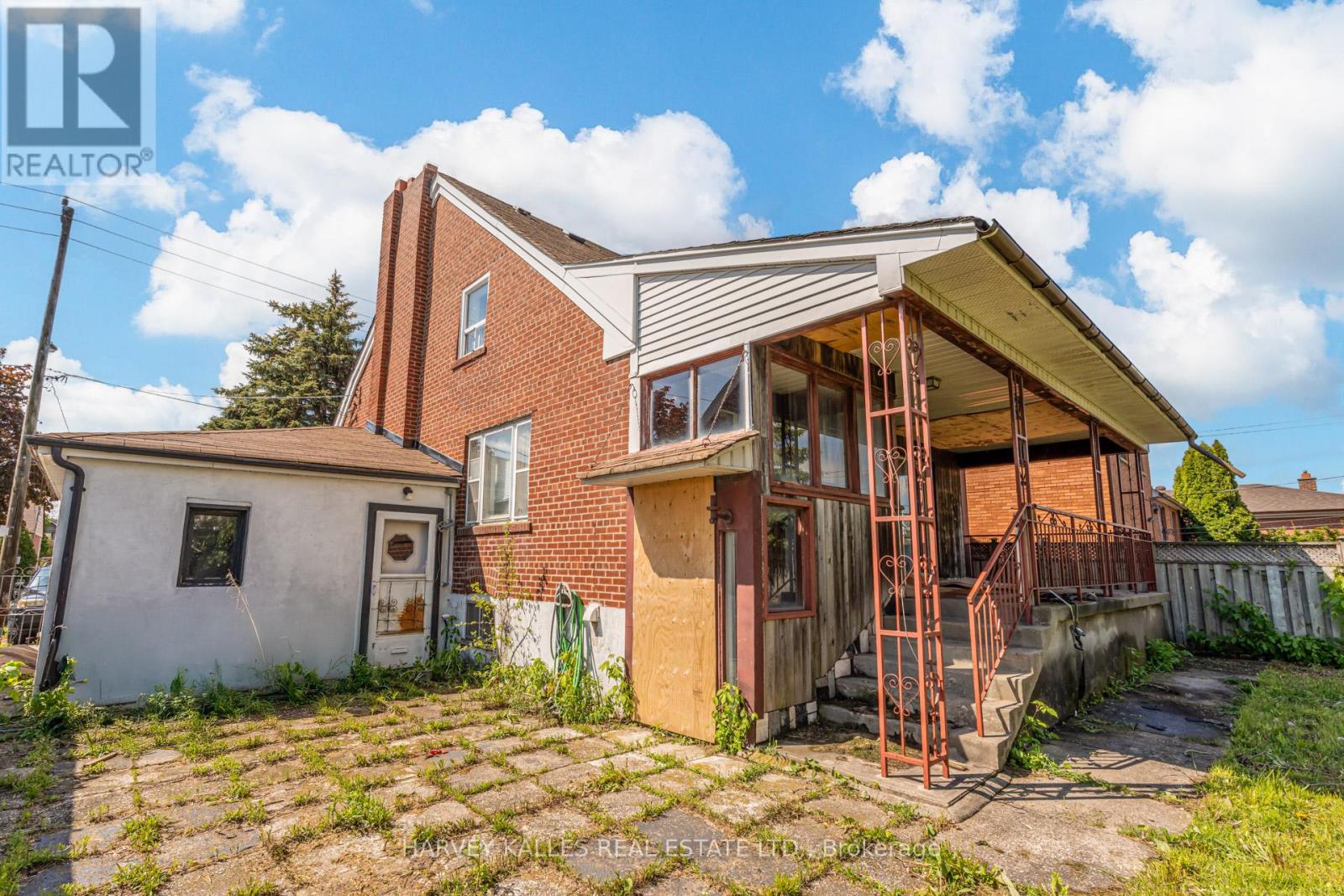 14 JANE OSLER BOULEVARD