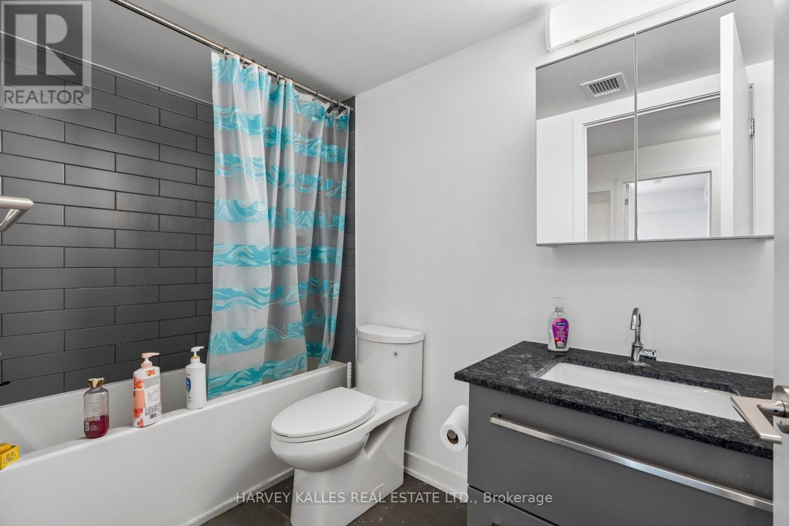 TH104 - 152 FLEMINGTON ROAD
