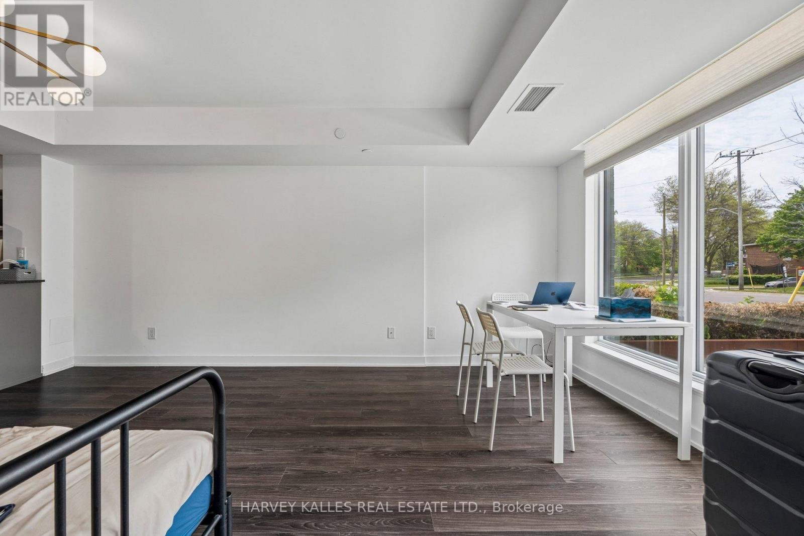 TH104 - 152 FLEMINGTON ROAD