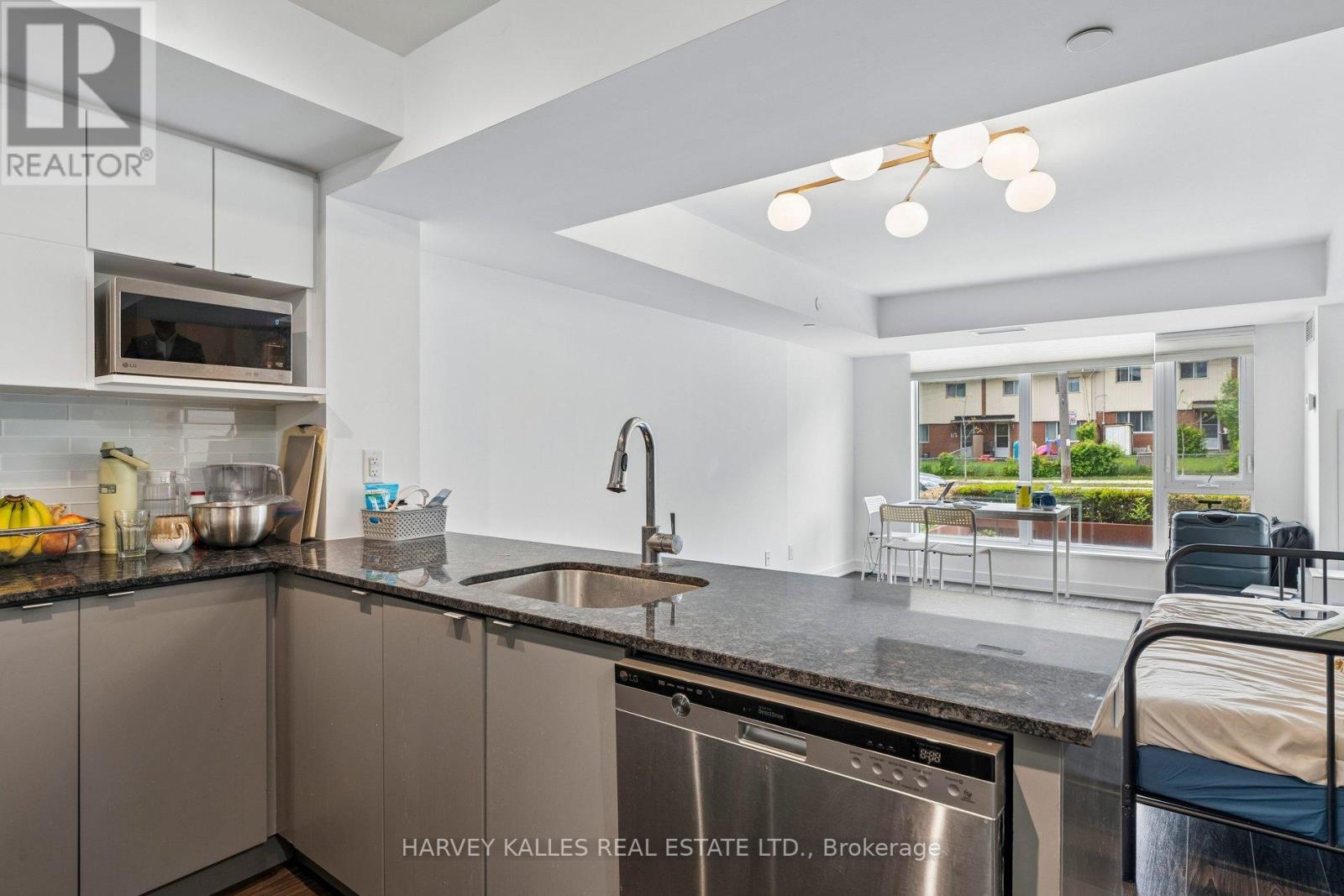 TH104 - 152 FLEMINGTON ROAD