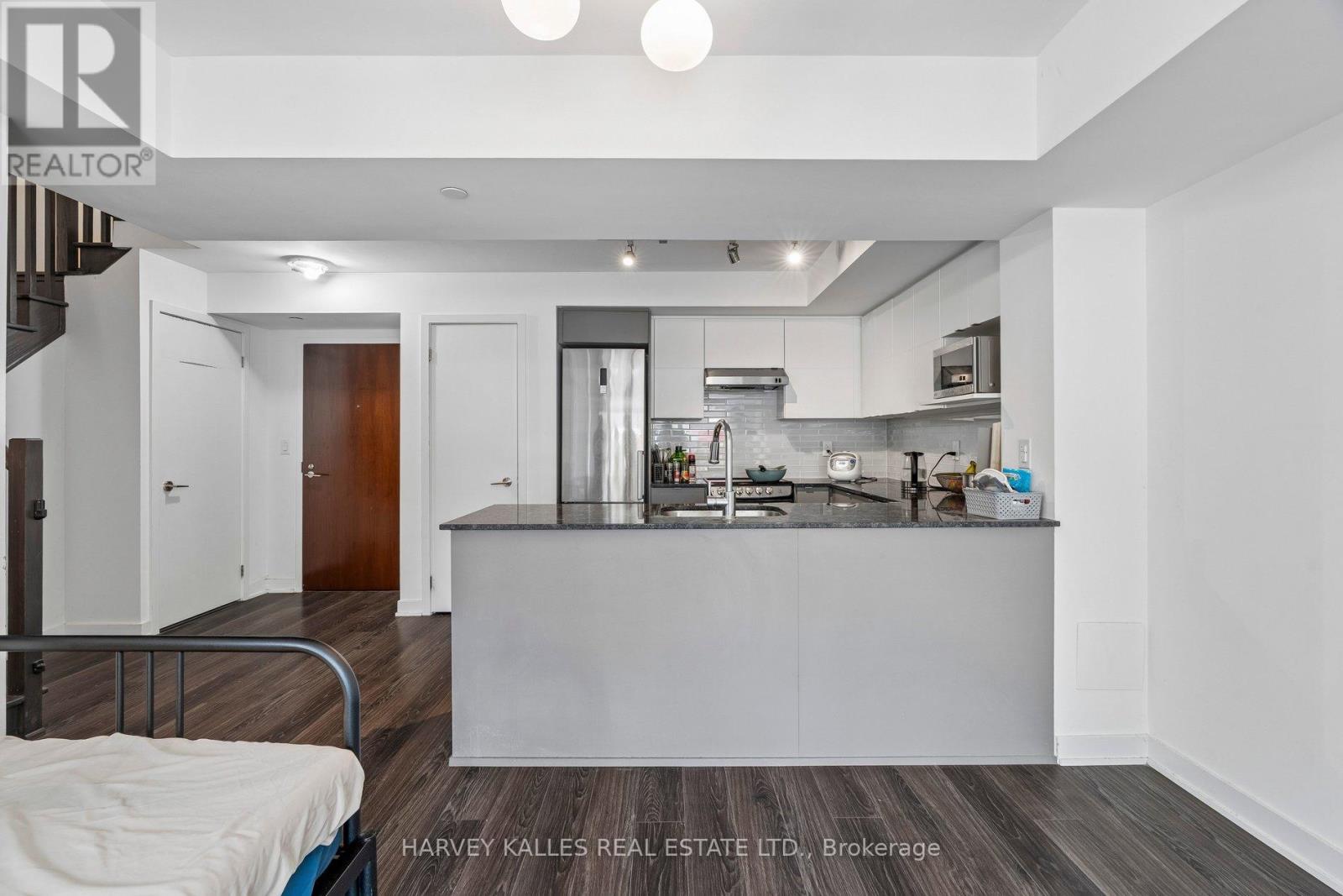TH104 - 152 FLEMINGTON ROAD
