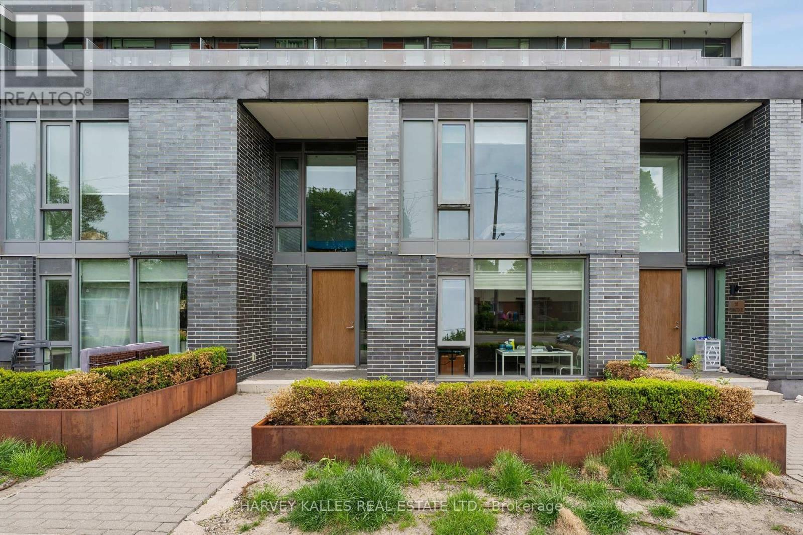 TH104 - 152 FLEMINGTON ROAD