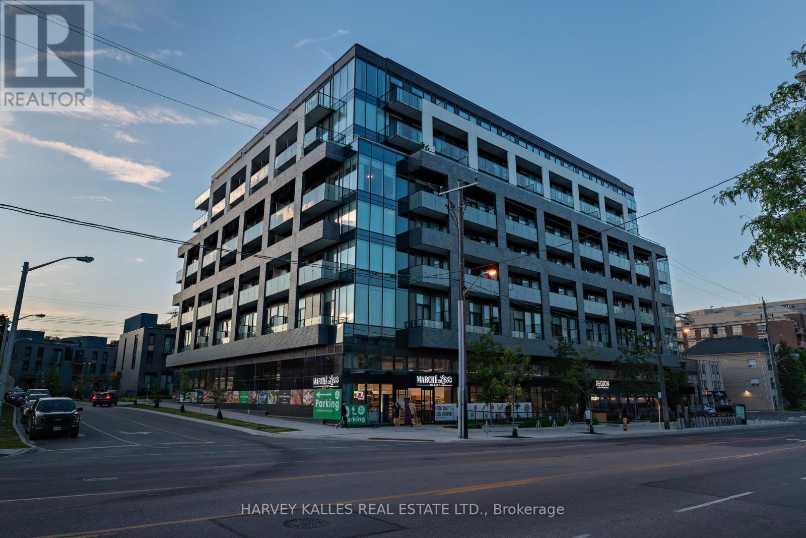 412 - 4208 DUNDAS STREET W