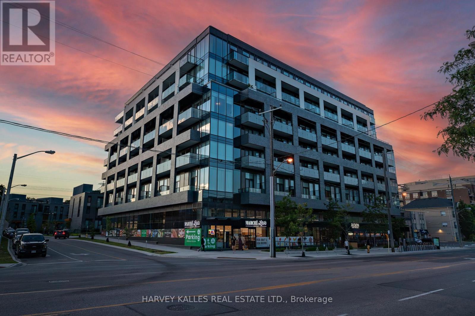 412 - 4208 DUNDAS STREET W