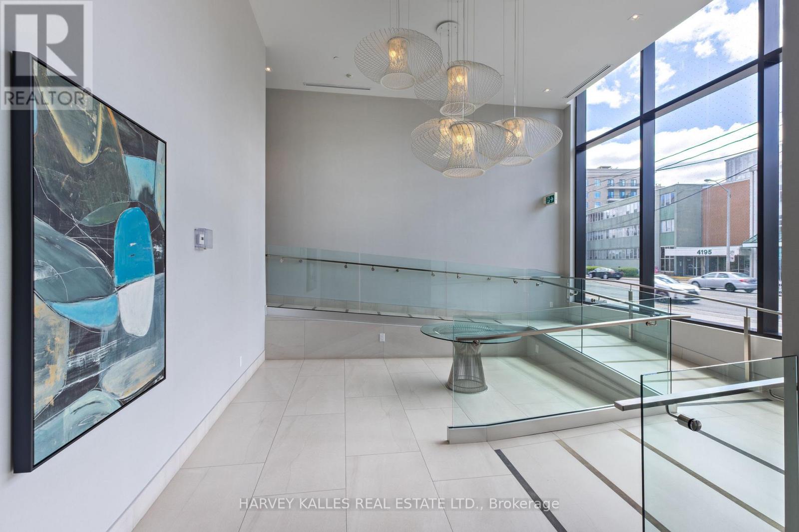 412 - 4208 DUNDAS STREET W