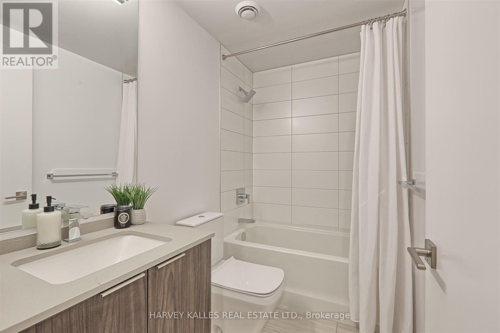 412 - 4208 DUNDAS STREET W