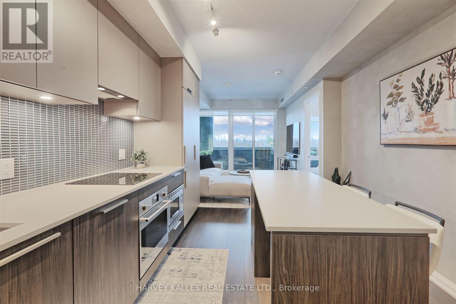 412 - 4208 DUNDAS STREET W