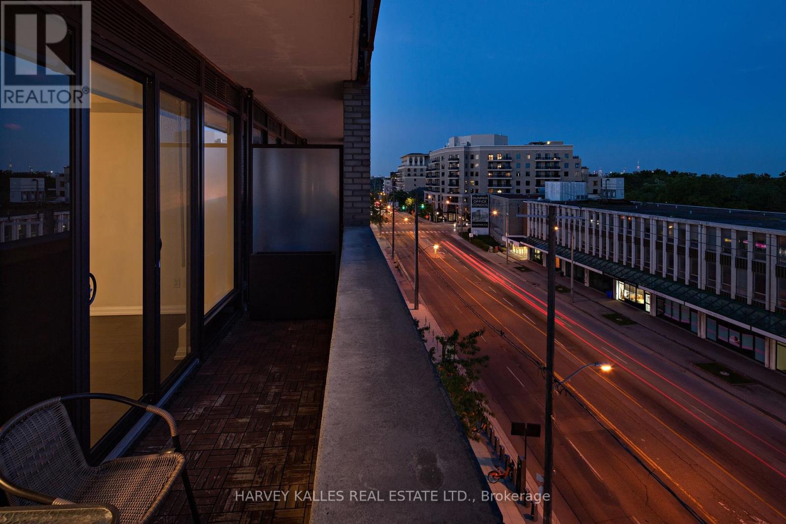412 - 4208 DUNDAS STREET W