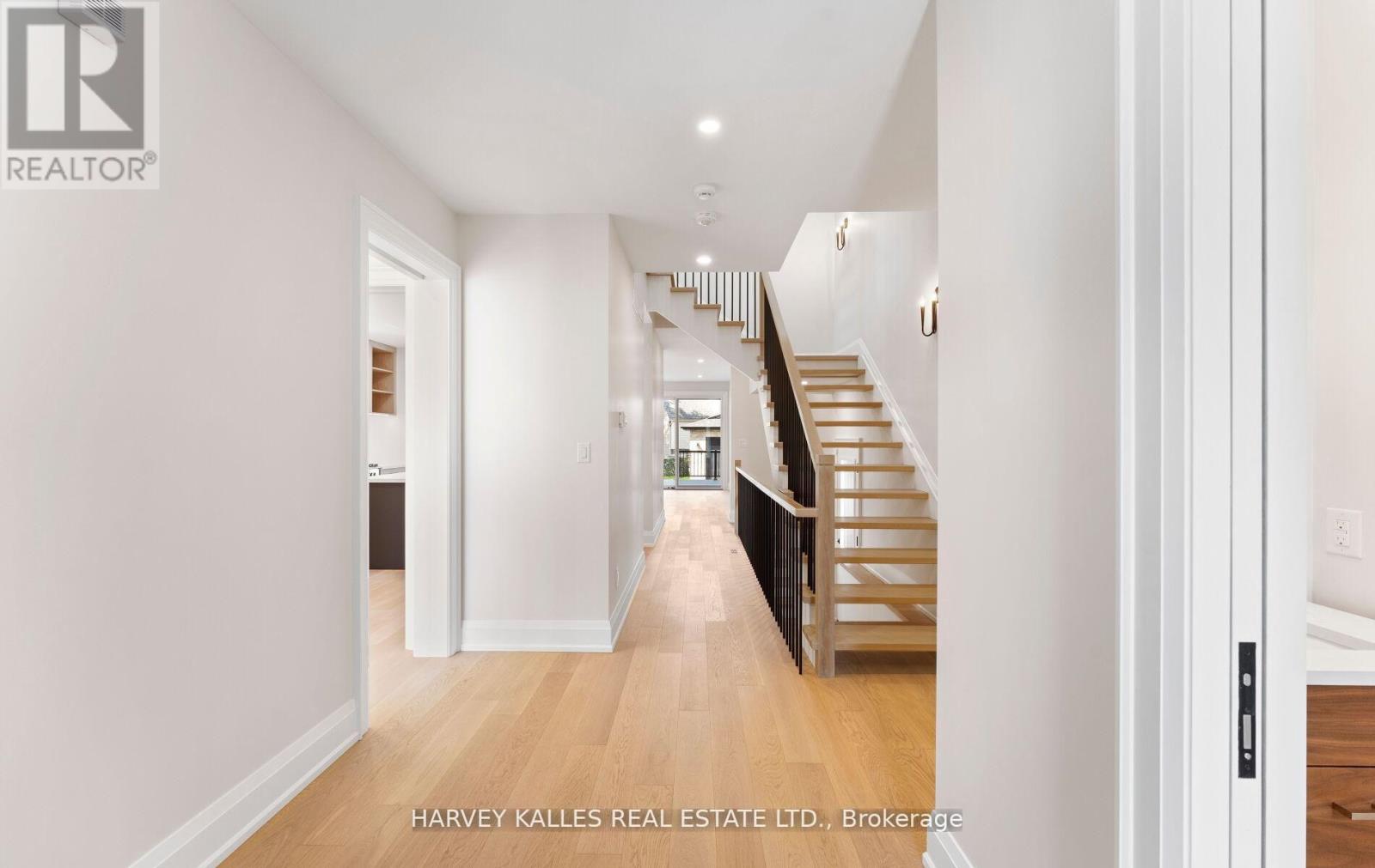 94 PRINCE EDWARD DRIVE S