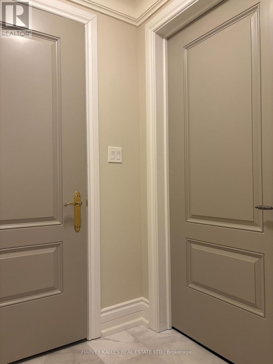 36 LEONE LANE