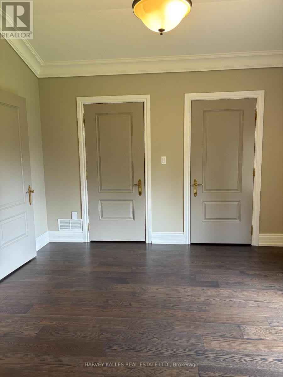 36 LEONE LANE