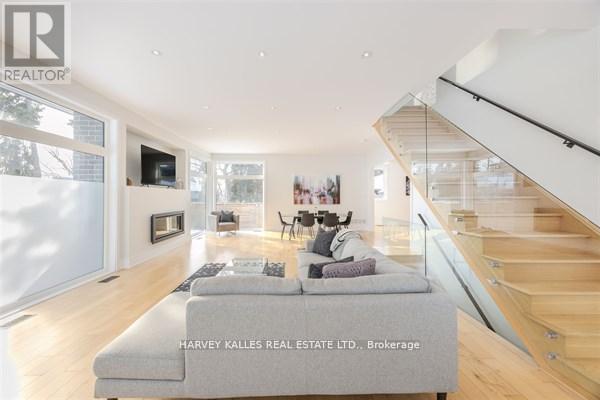 3279 LAKESHORE ROAD