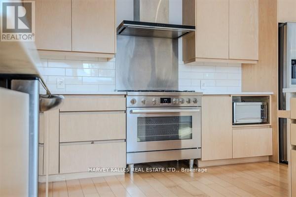 3279 LAKESHORE ROAD