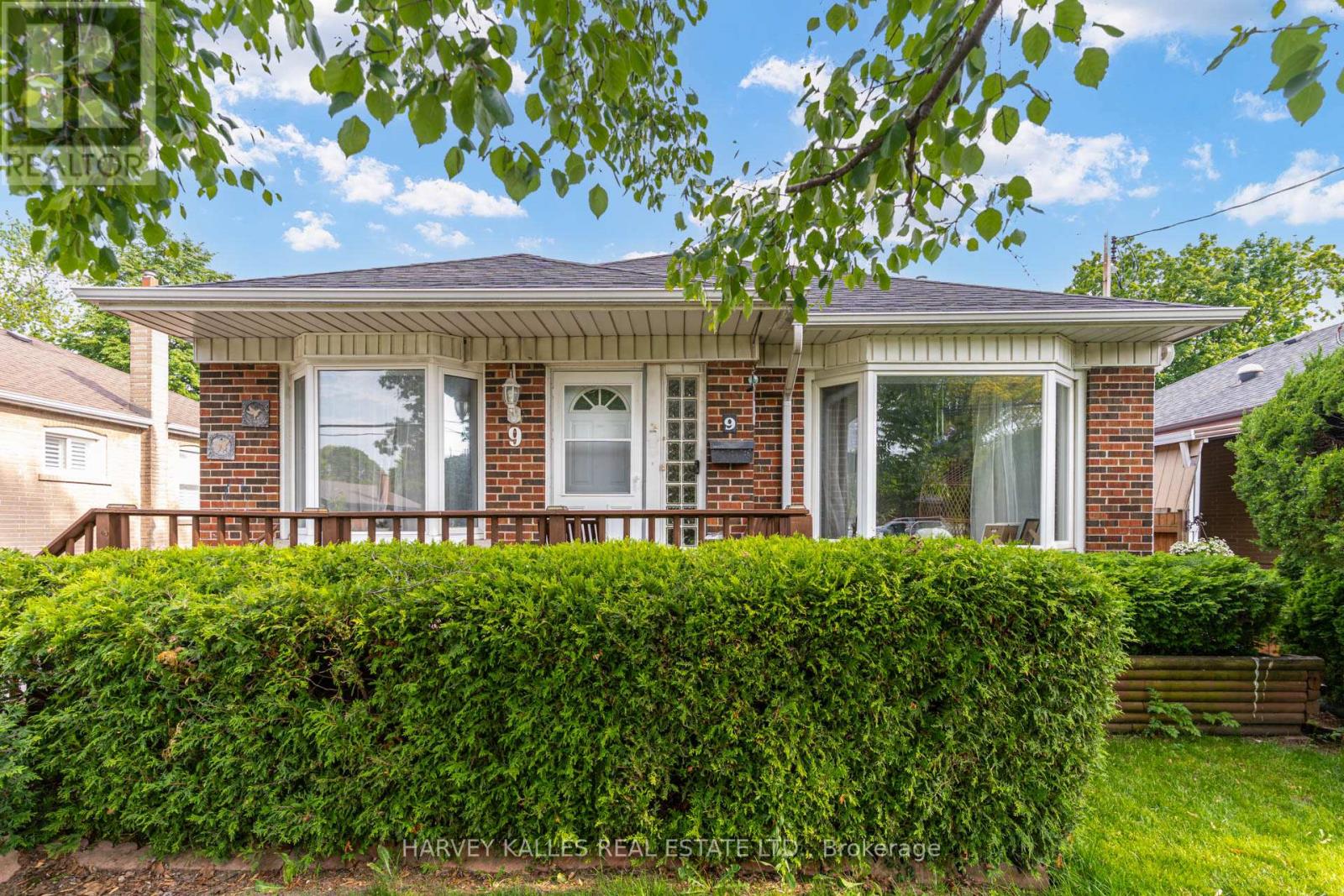 9 SEALCOVE DRIVE