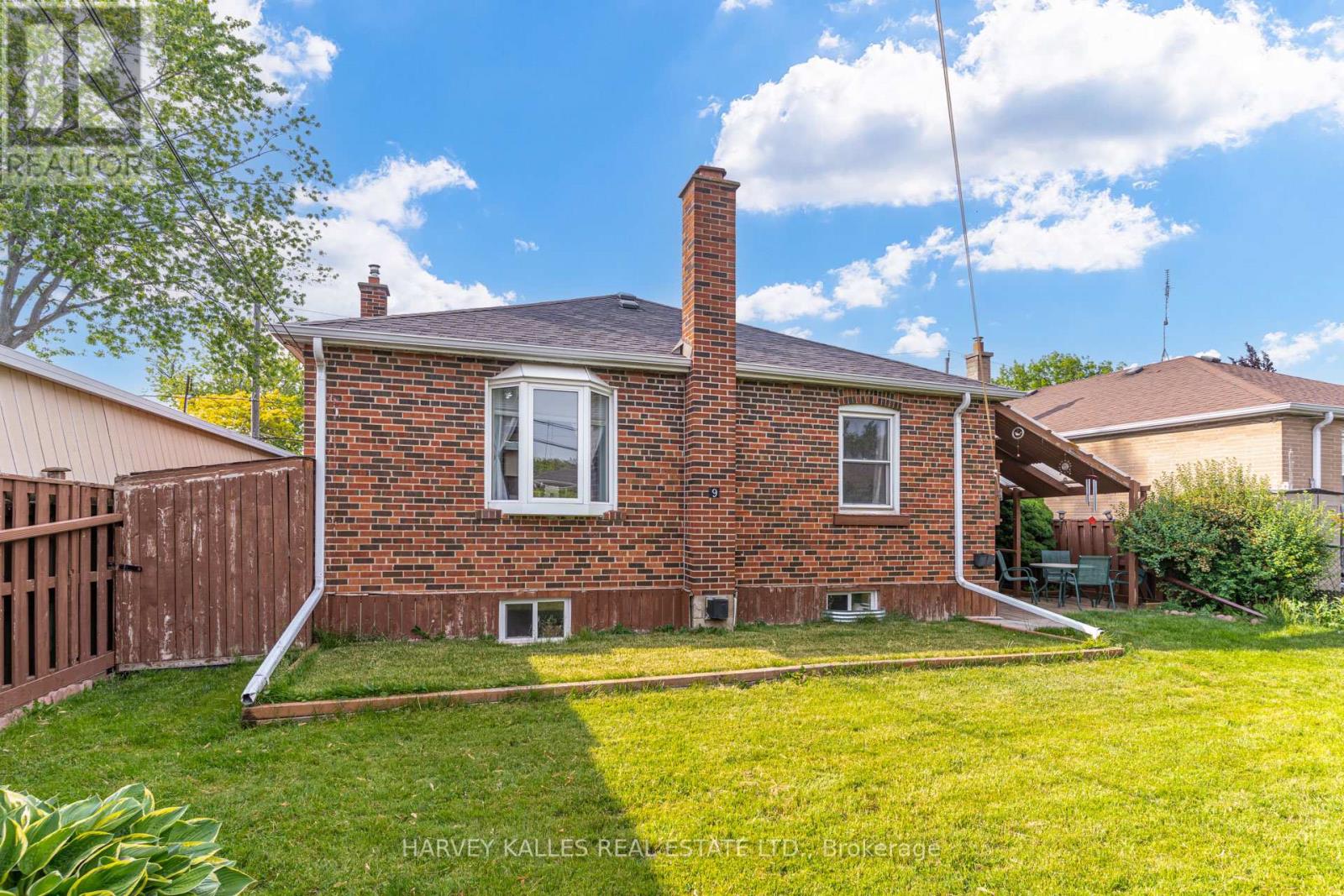 9 SEALCOVE DRIVE