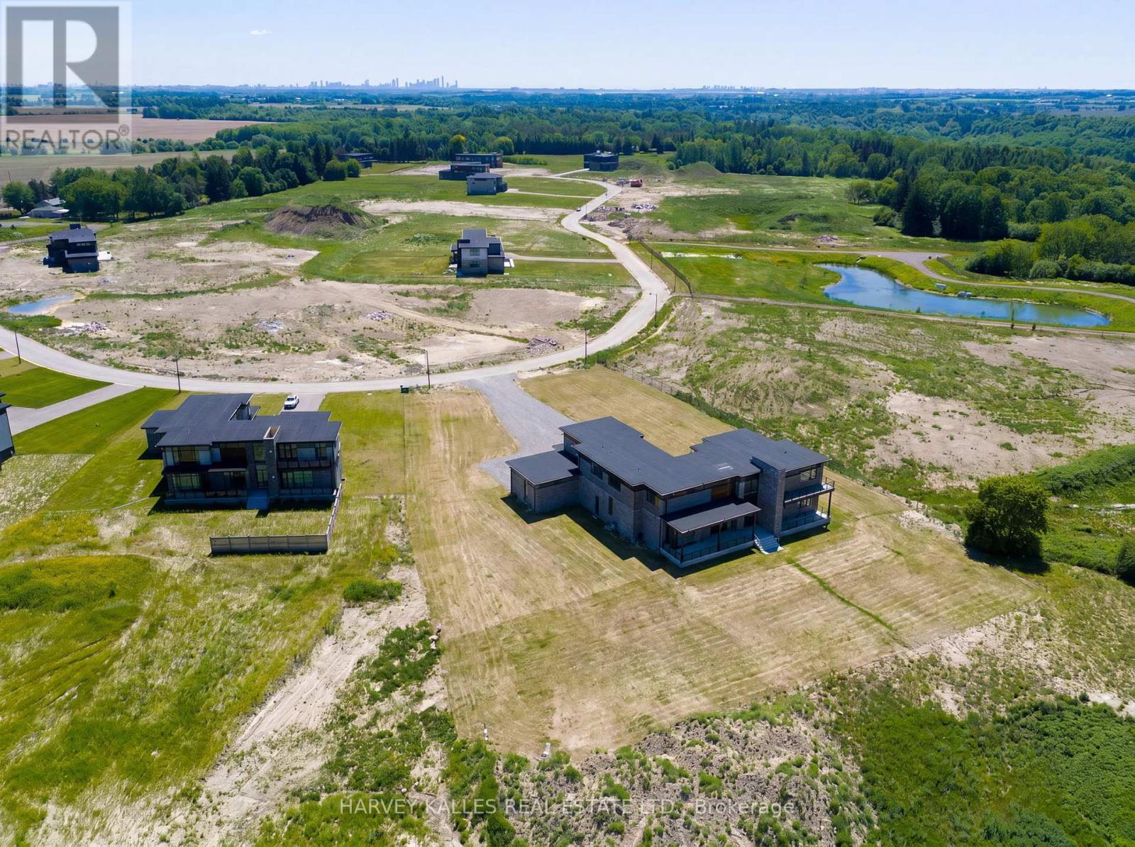 24 SUGARBUSH COURT