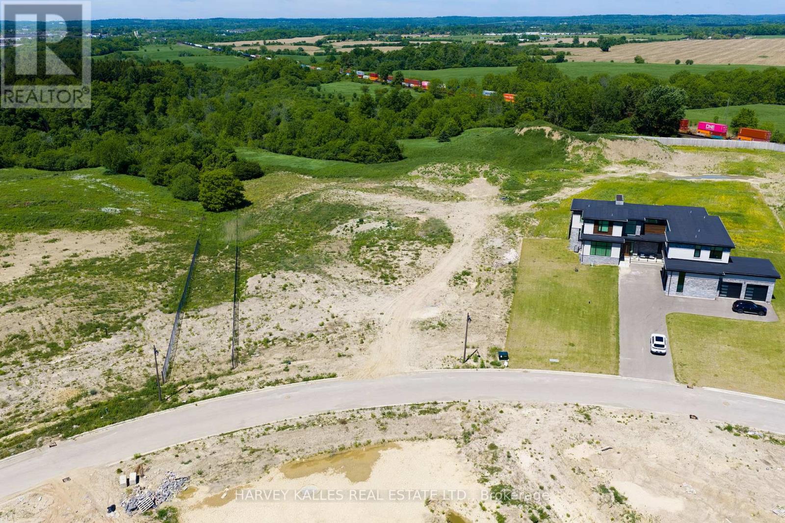 24 SUGARBUSH COURT