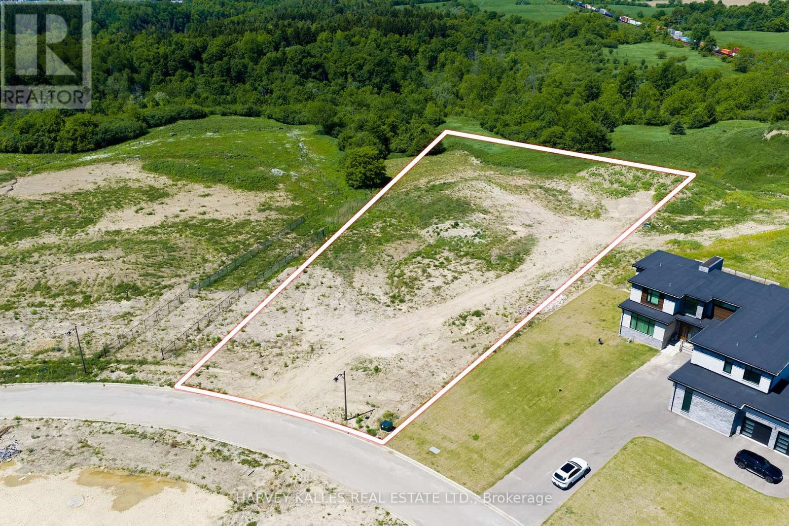 24 SUGARBUSH COURT
