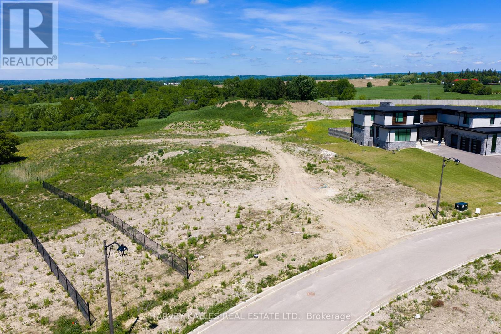 24 SUGARBUSH COURT