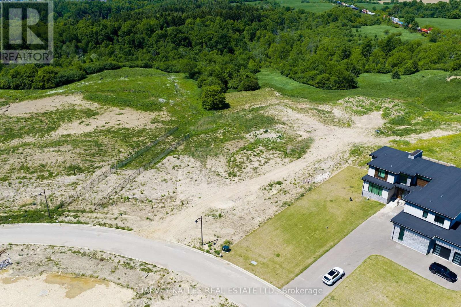 24 SUGARBUSH COURT