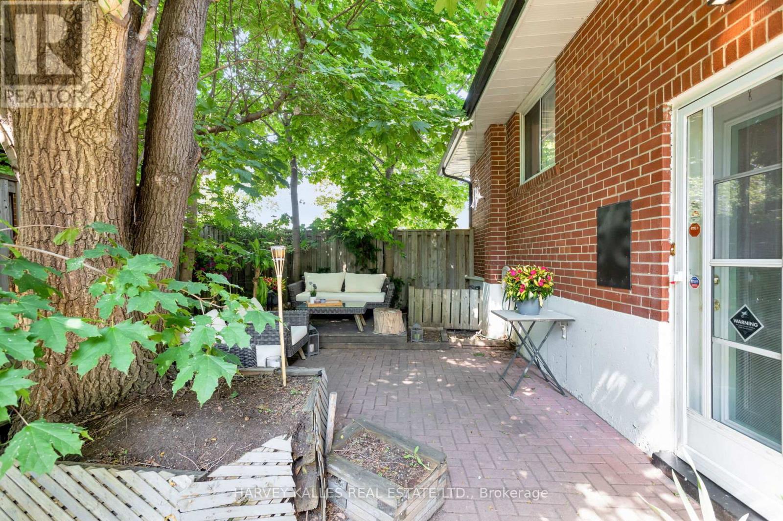 49 LEARMONT DRIVE