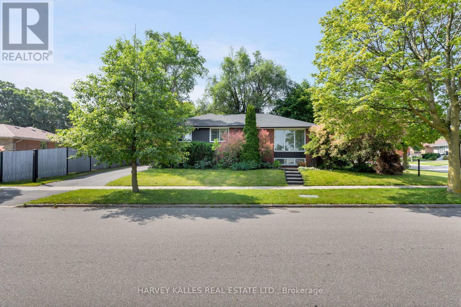 49 LEARMONT DRIVE