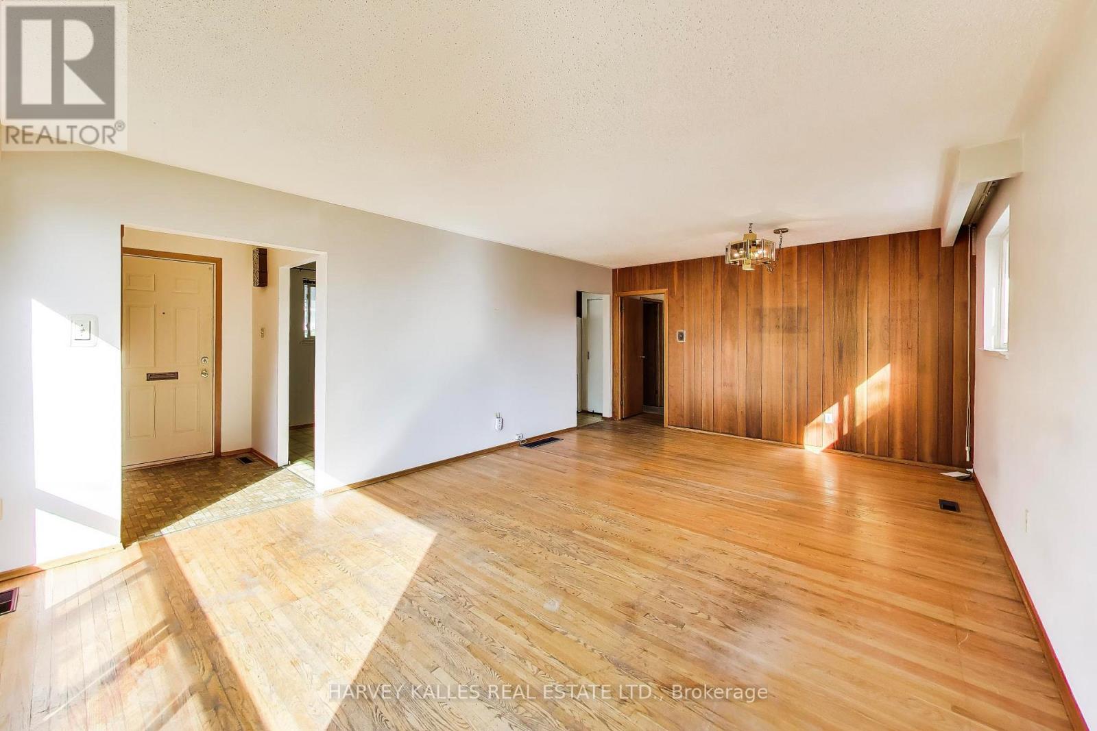 3760 WOODRUFF CRESCENT