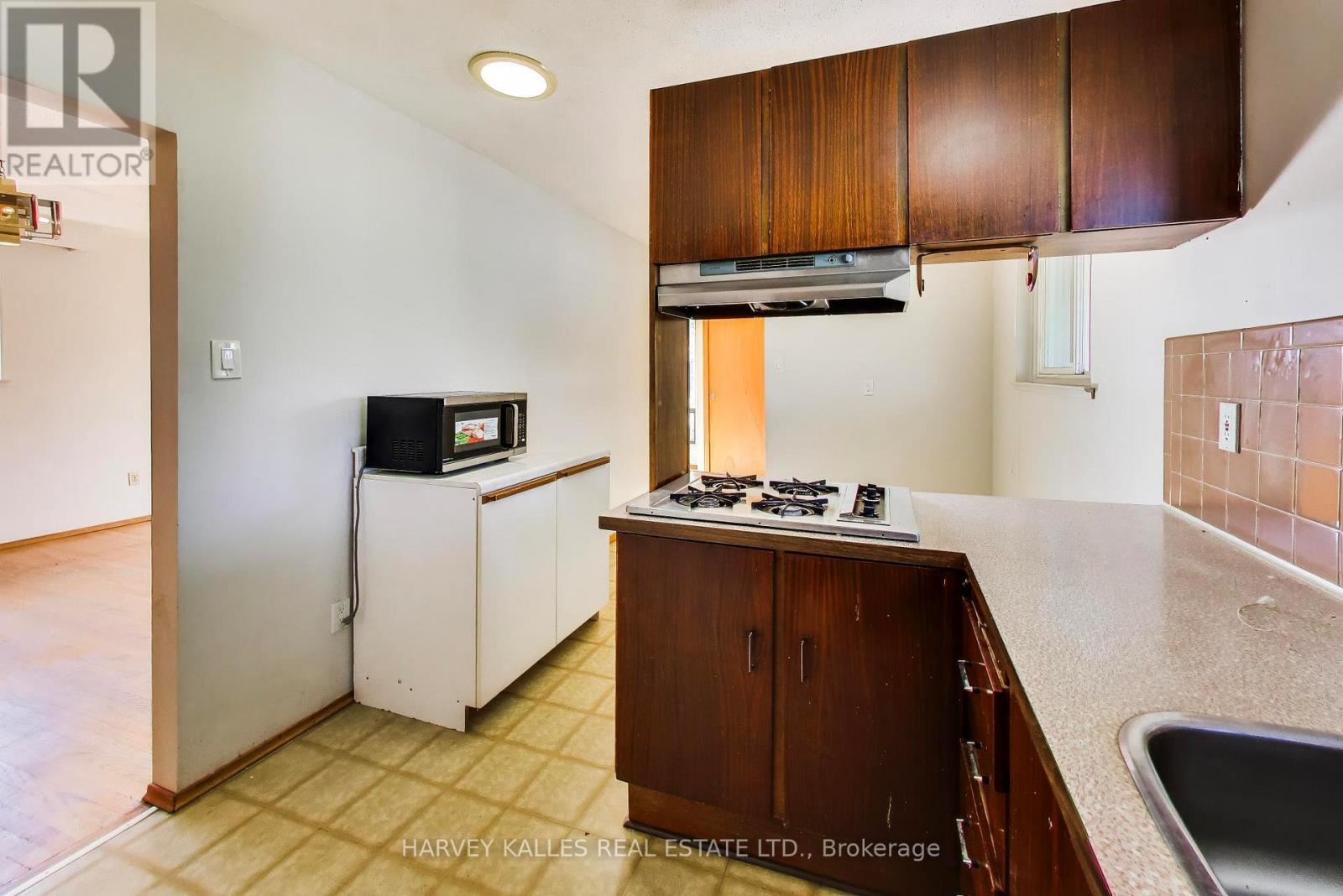 3760 WOODRUFF CRESCENT