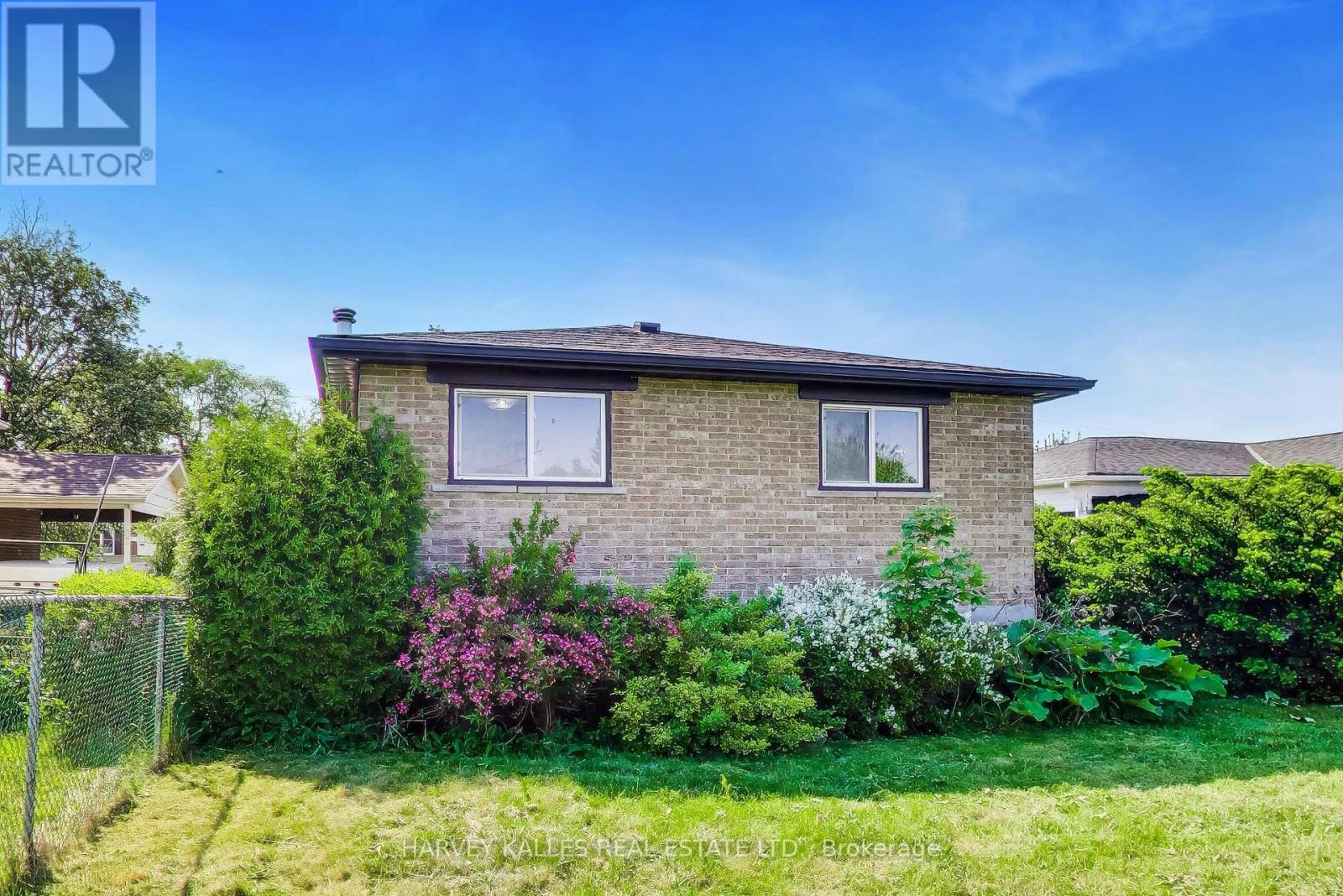 3760 WOODRUFF CRESCENT