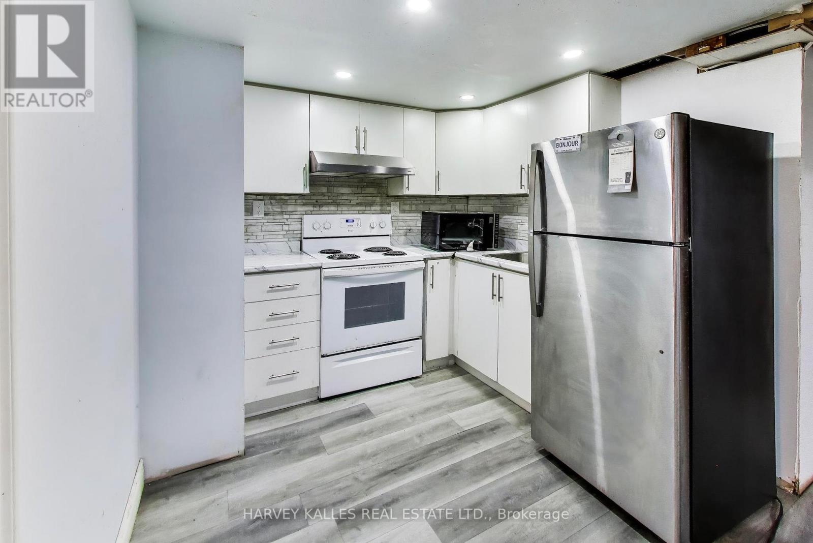 3760 WOODRUFF CRESCENT