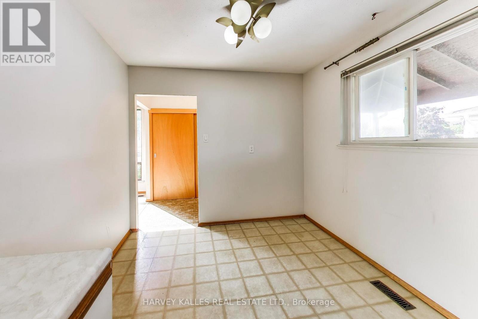 3760 WOODRUFF CRESCENT
