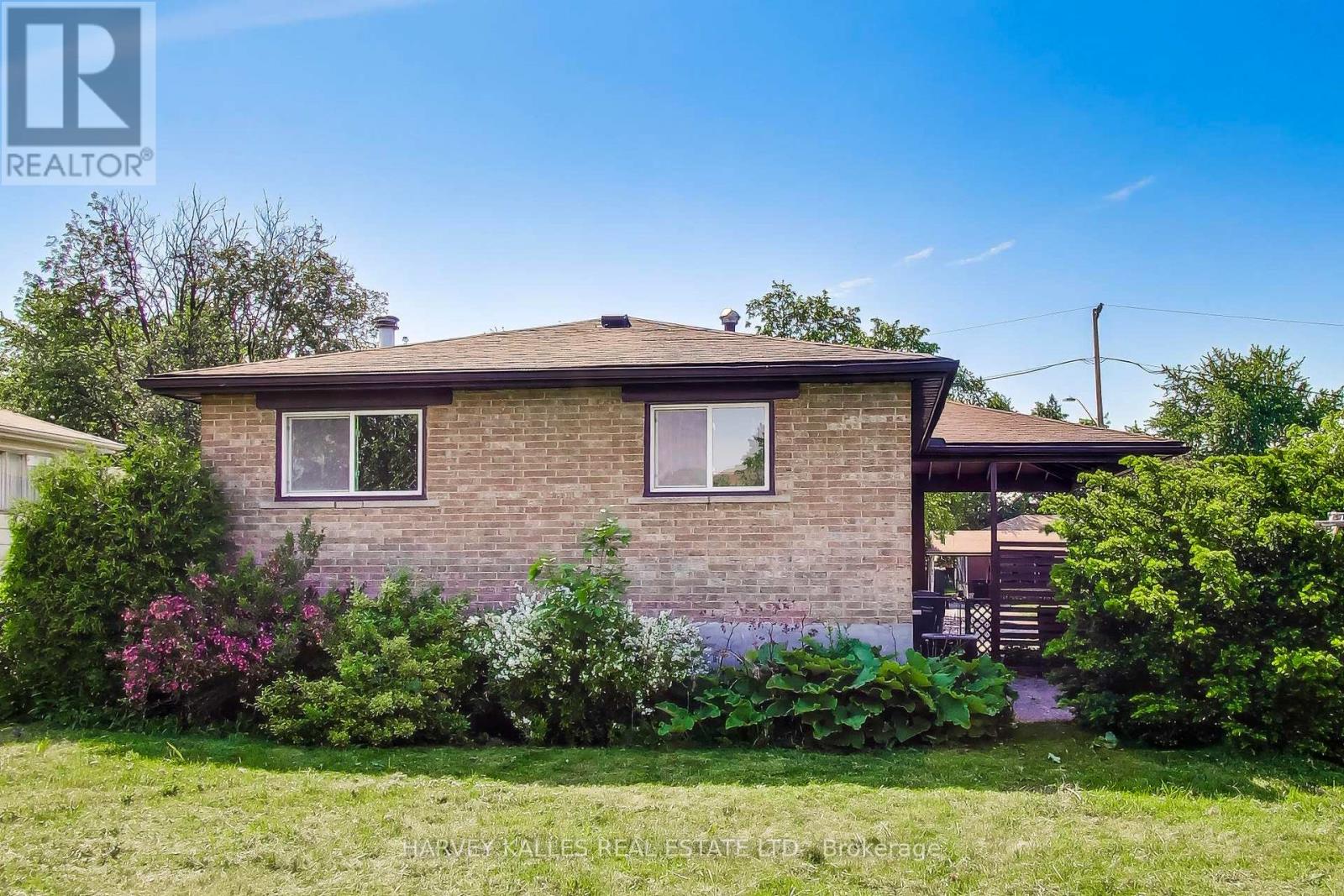3760 WOODRUFF CRESCENT