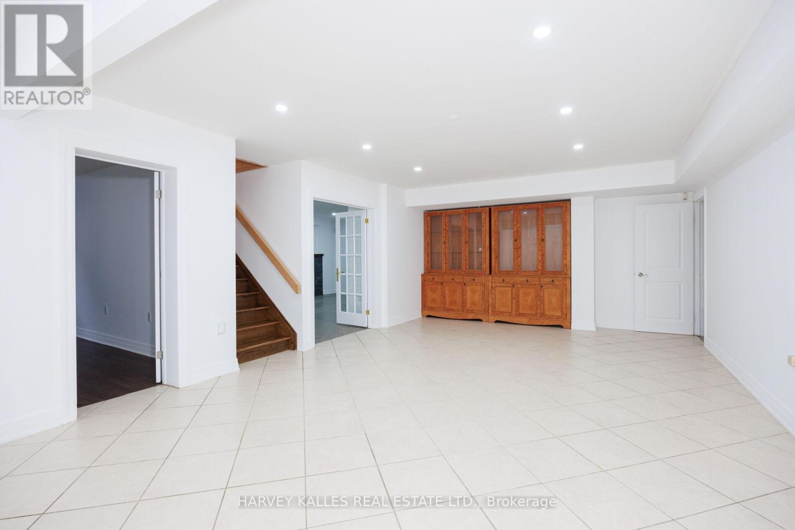 19 BLAIR ATHOL CRESCENT