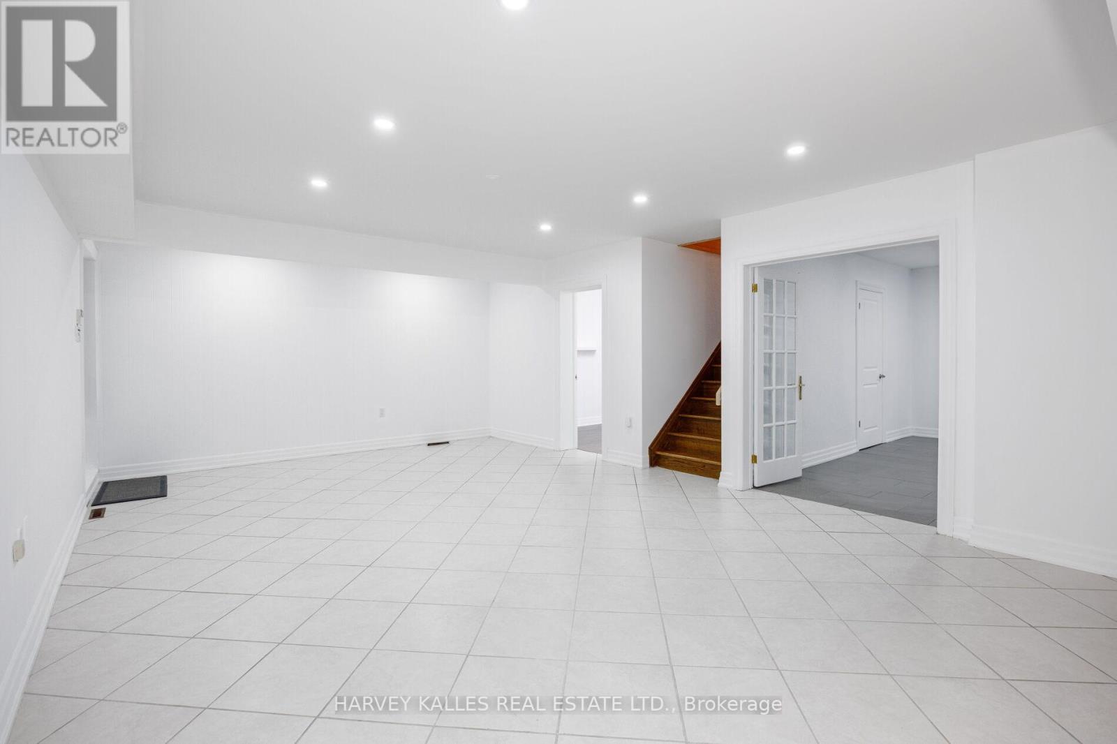 19 BLAIR ATHOL CRESCENT