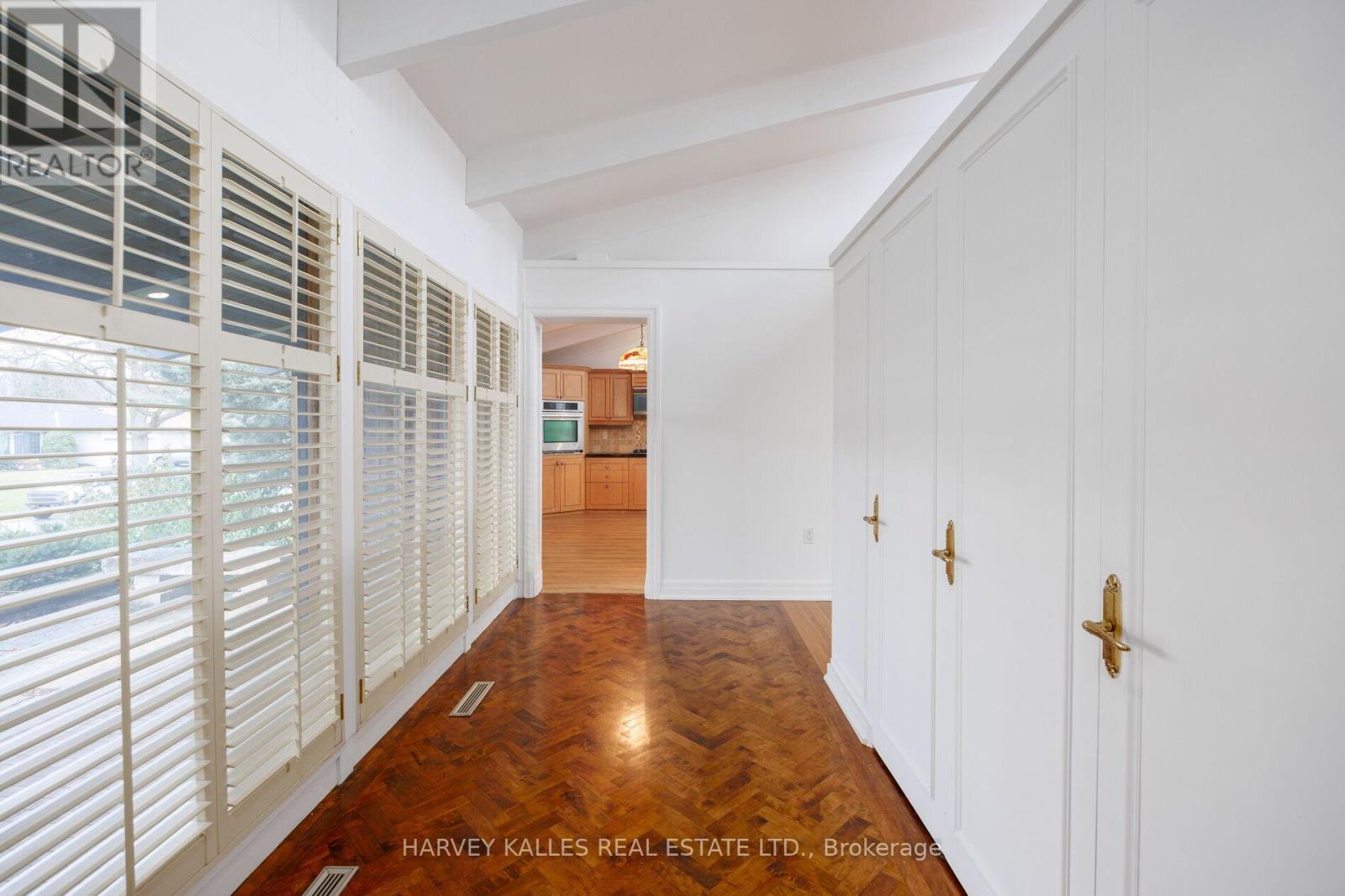 19 BLAIR ATHOL CRESCENT