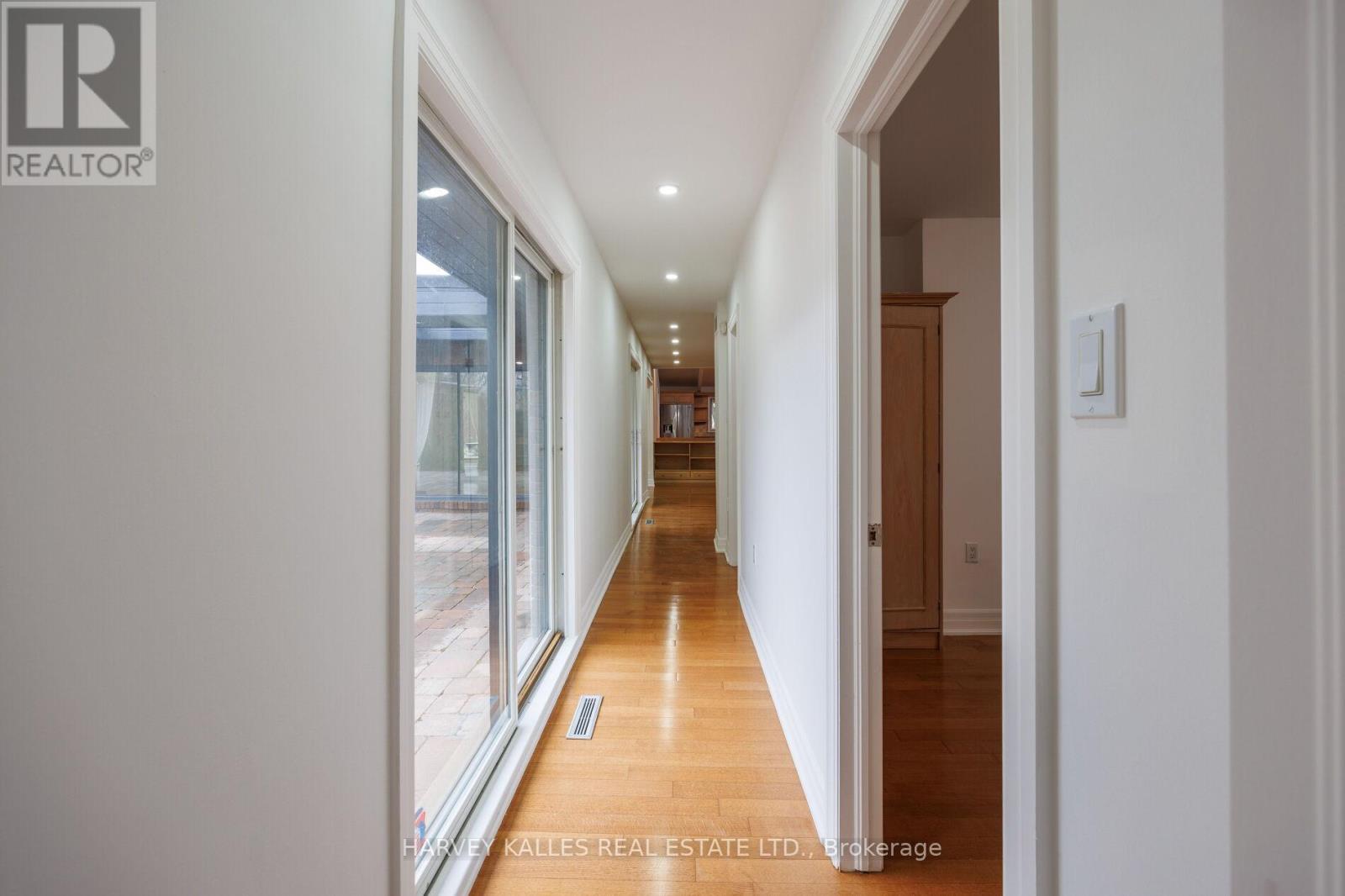 19 BLAIR ATHOL CRESCENT