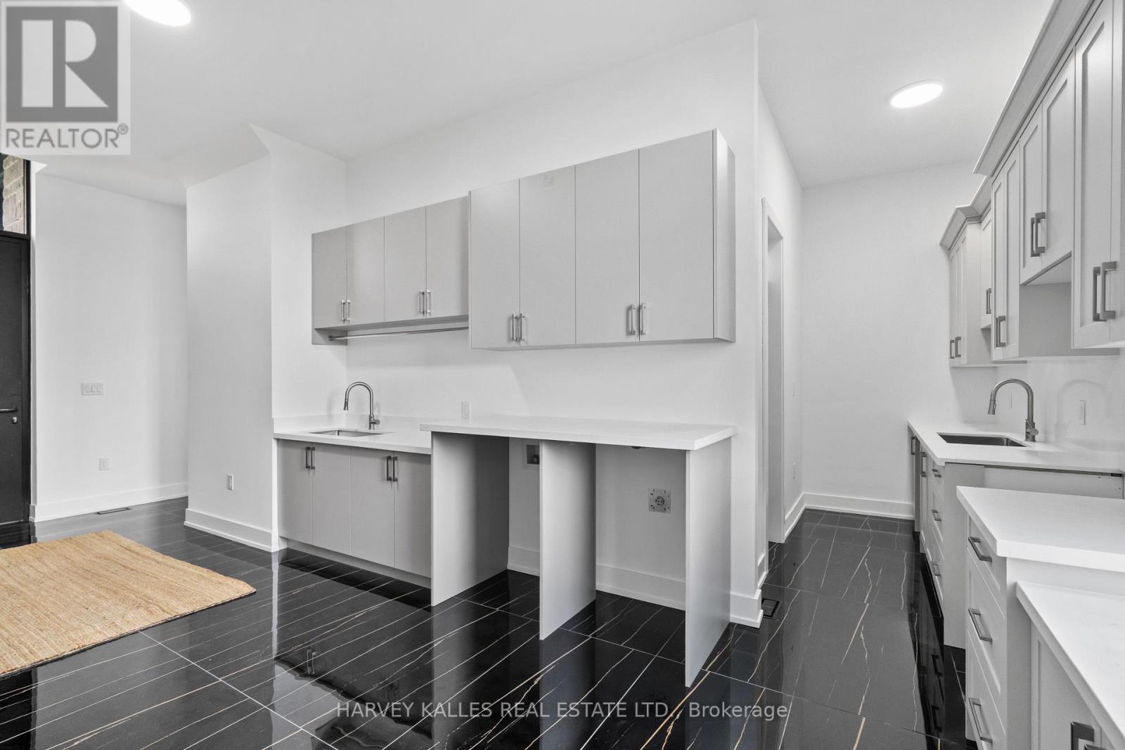 2 SUGARBUSH COURT