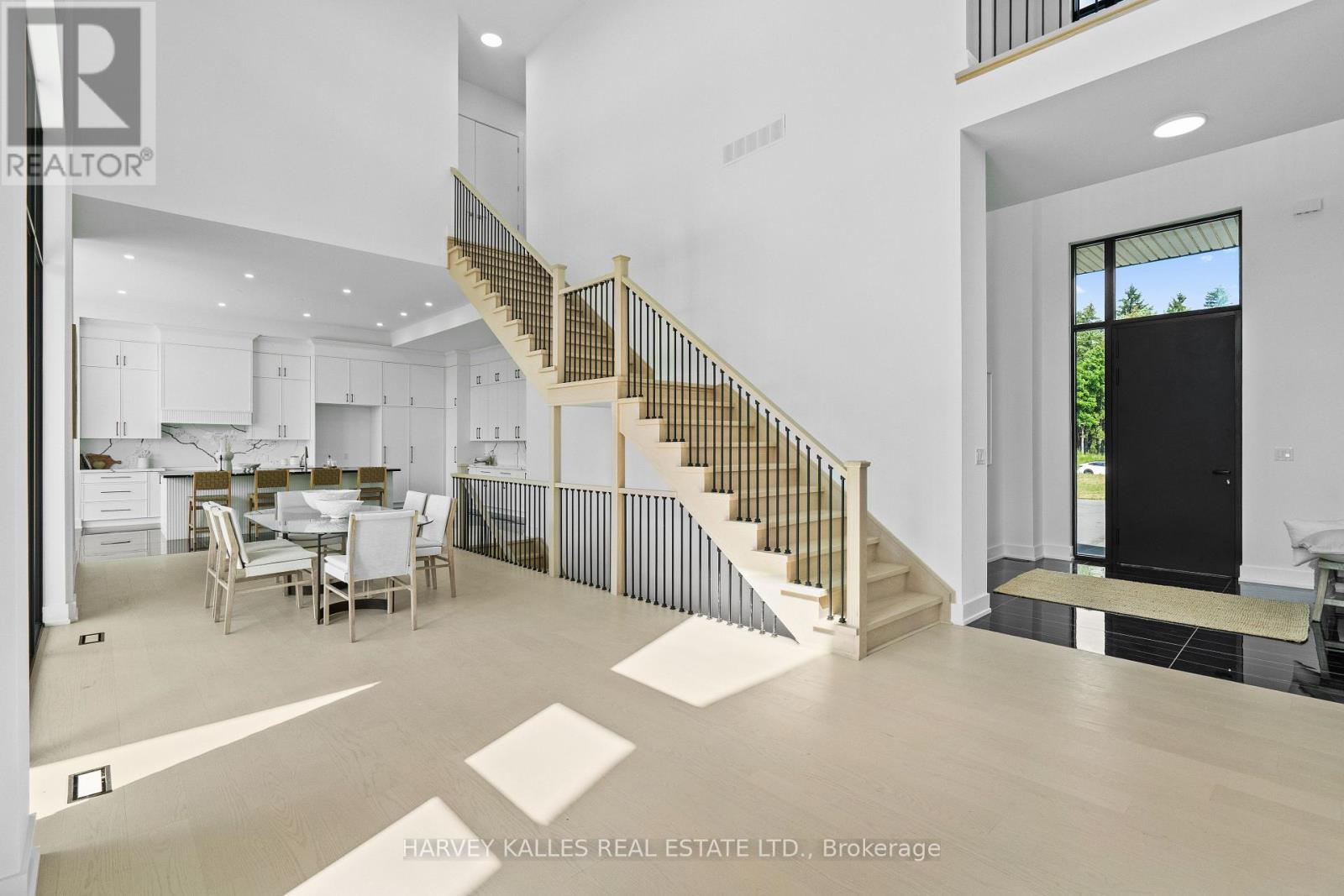 2 SUGARBUSH COURT