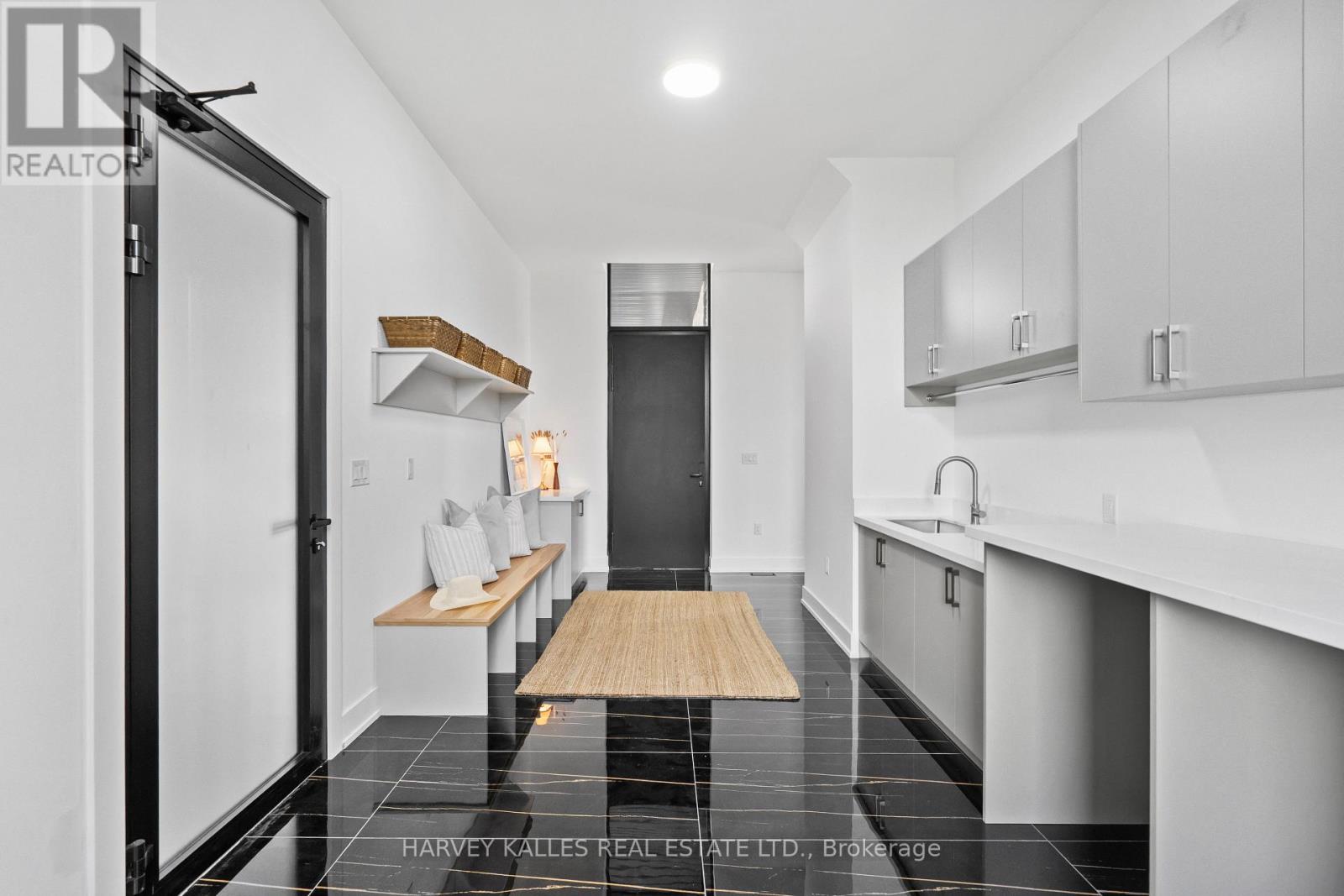 2 SUGARBUSH COURT