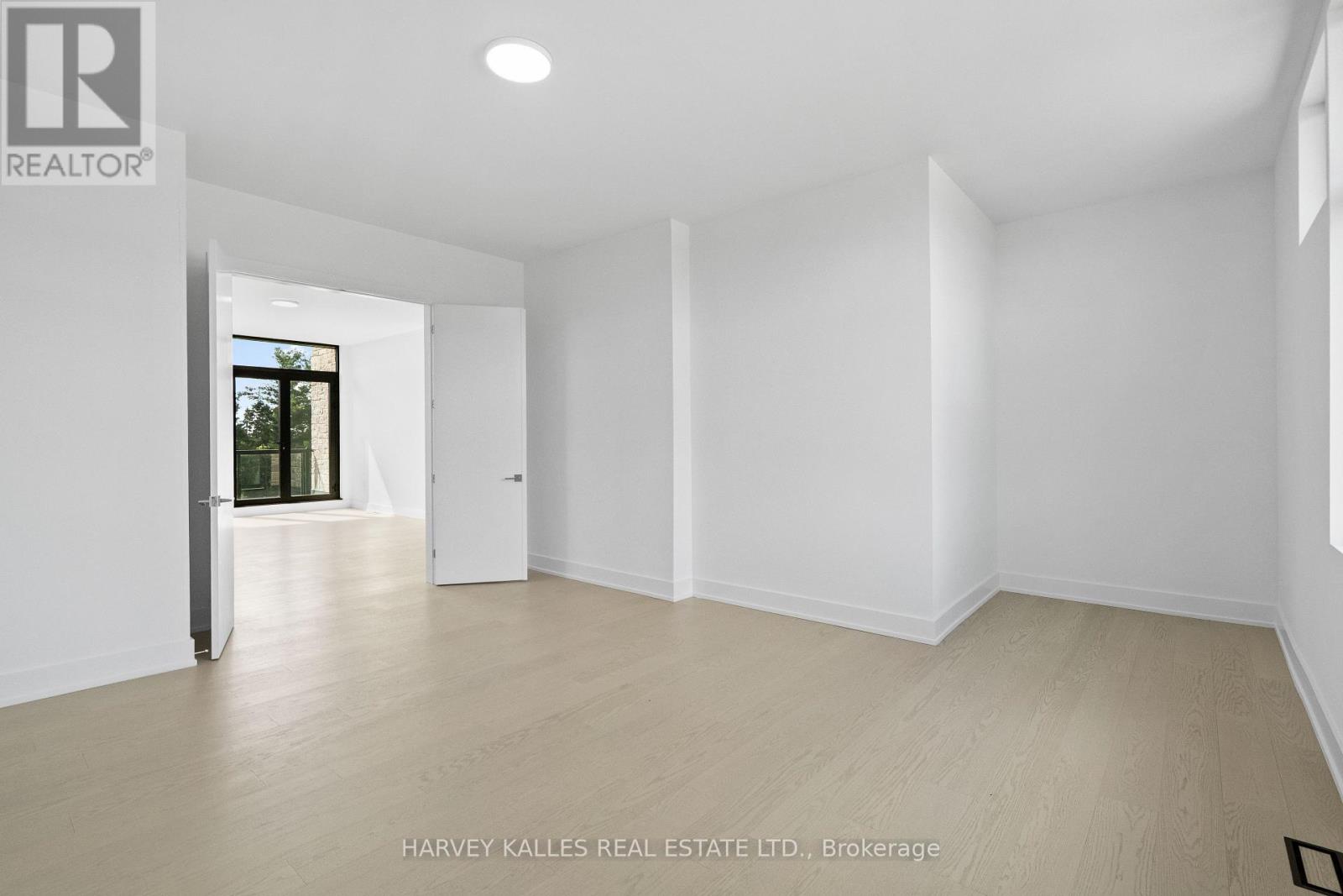 2 SUGARBUSH COURT