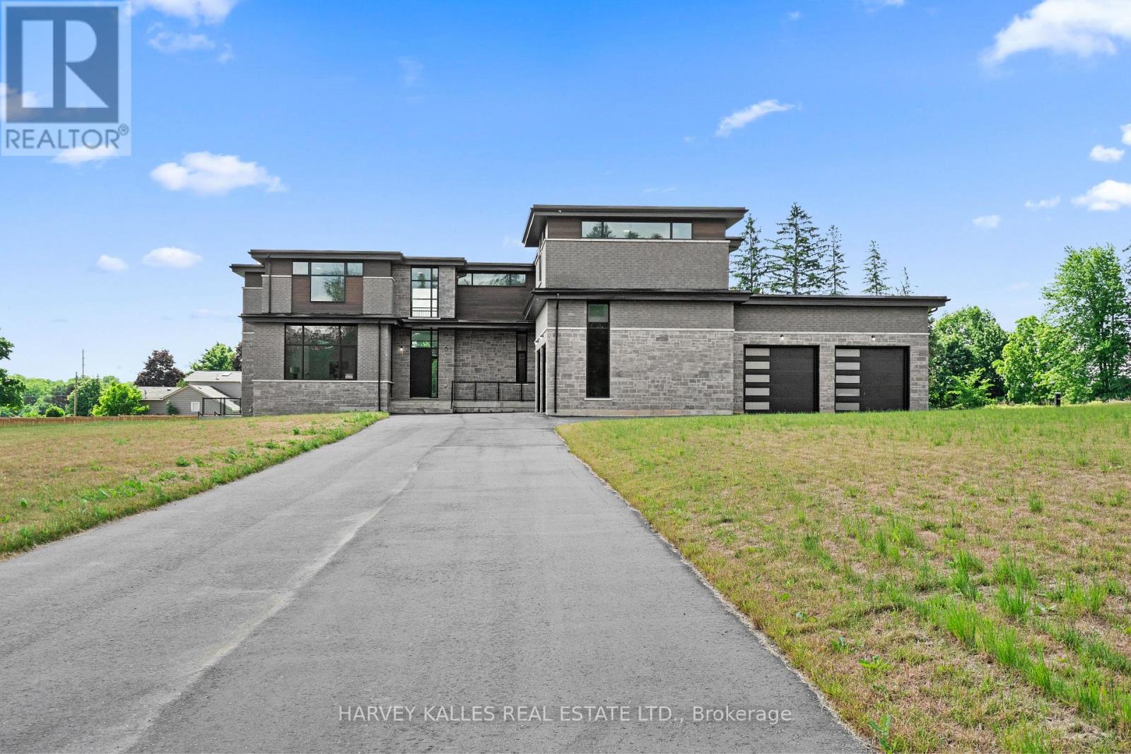 2 SUGARBUSH COURT