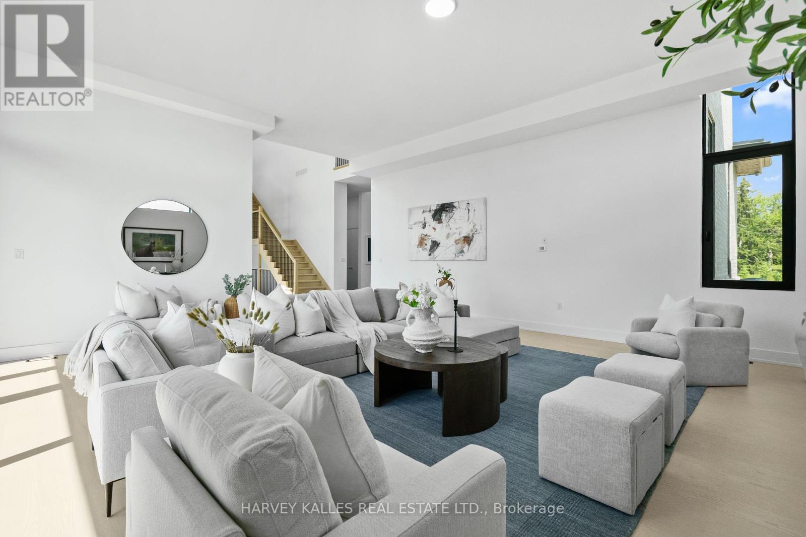 2 SUGARBUSH COURT