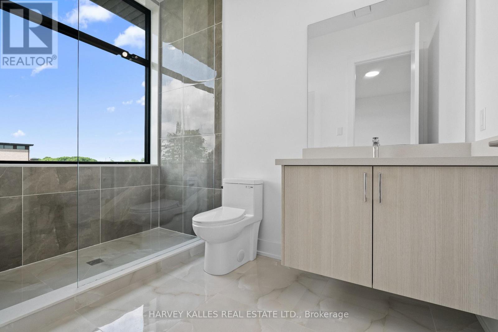 2 SUGARBUSH COURT